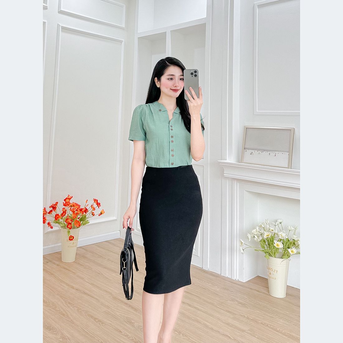 Áo kiểu cổ v cách điệu tay ngắn phối nút - ASM234