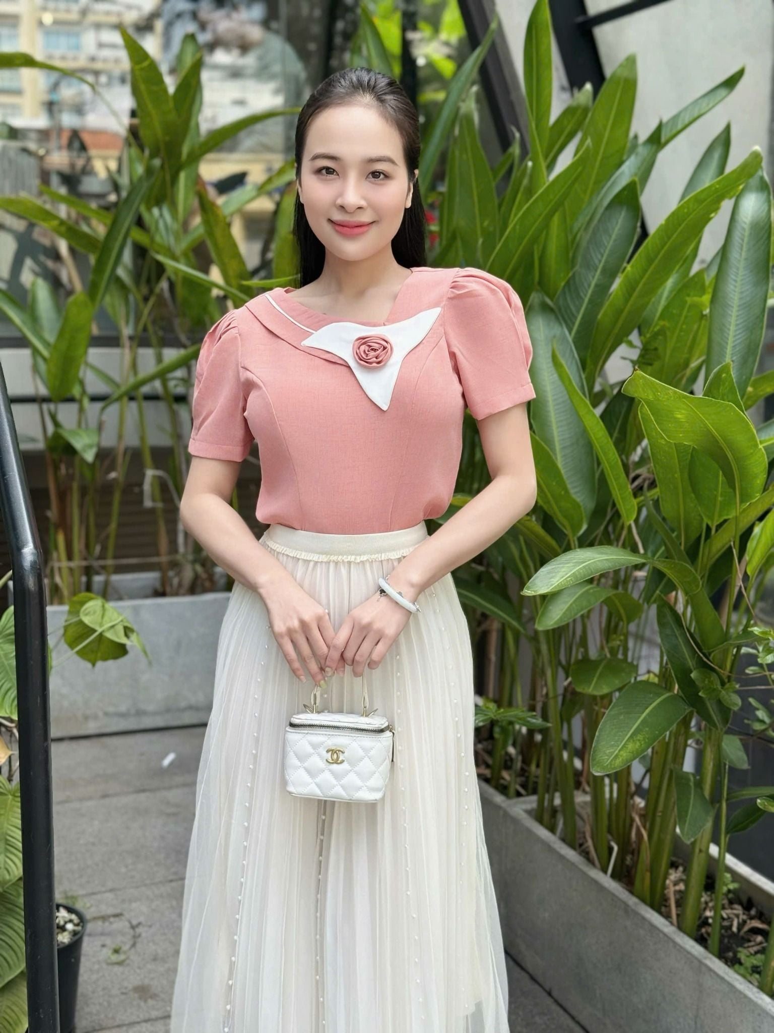 Áo kiểu công sở cổ lệch tay phồng phối hoa thời trang Eden - ASM262