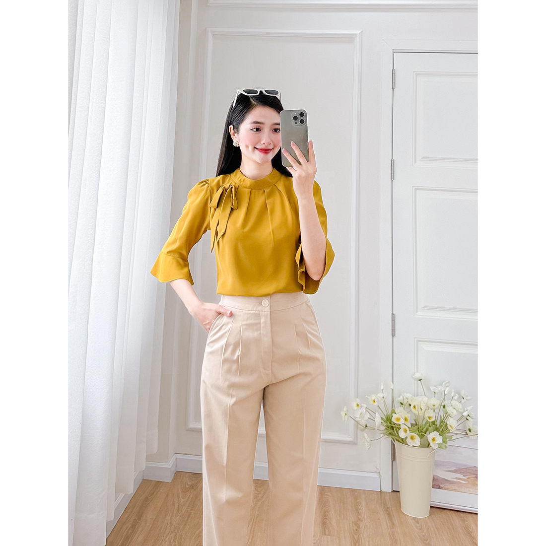 FAS33614 - Áo kiểu công sở vải taffta lụa dáng ôm cổ V