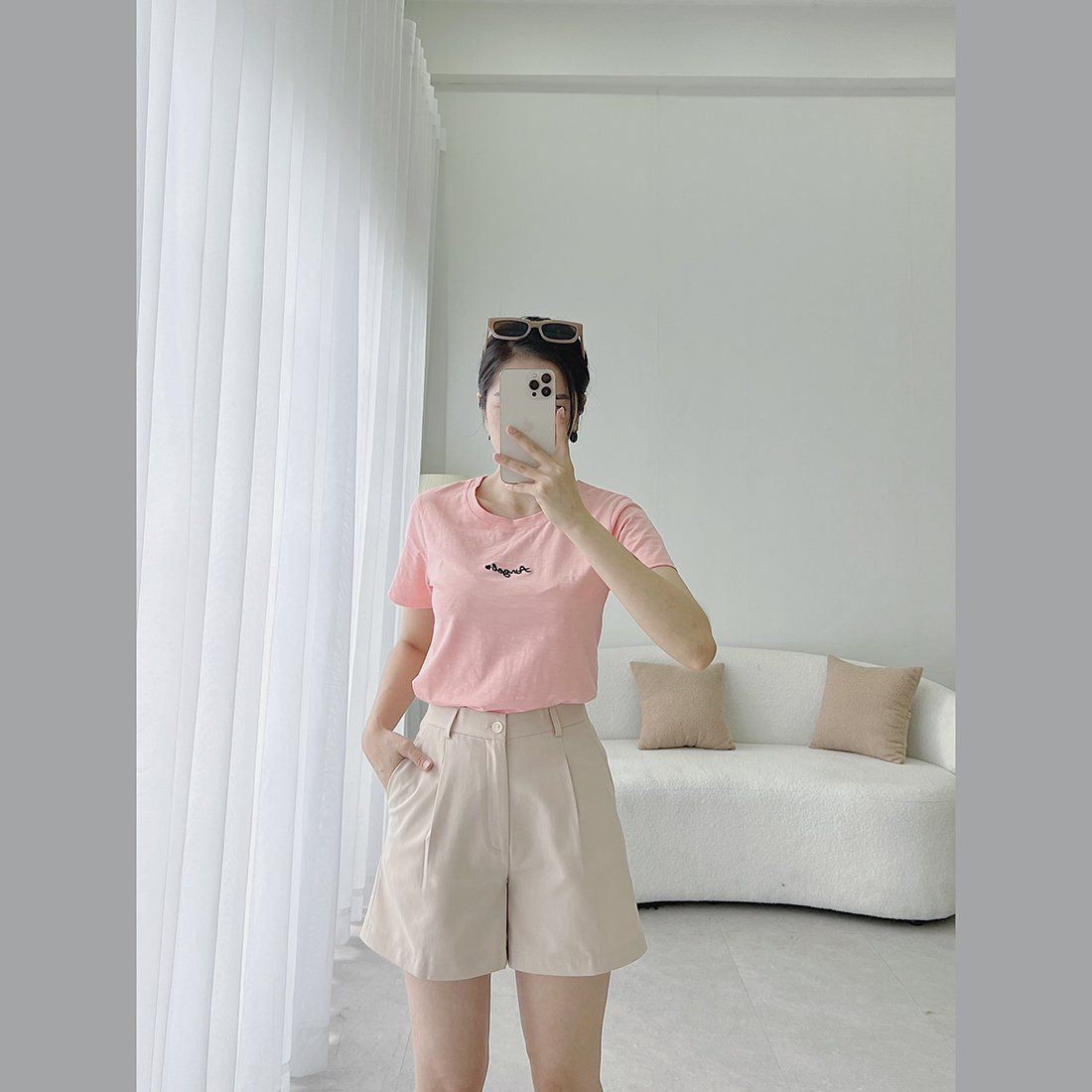 Áo thun nữ tay ngắn cổ tròn thời trang Eden thêu chữ - AT090