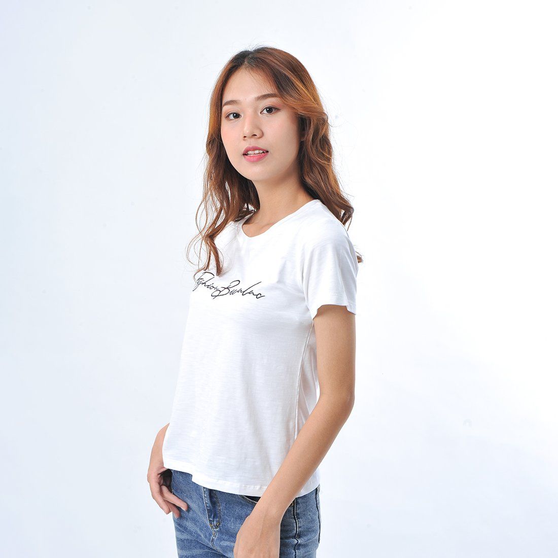 Áo thun nữ tay ngắn cổ tròn thời trang Eden thêu chữ - AT094