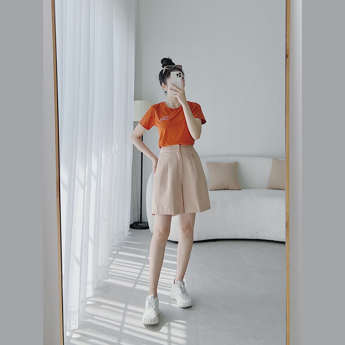 Áo thun nữ tay ngắn cổ tròn thời trang Eden thêu chữ - AT099