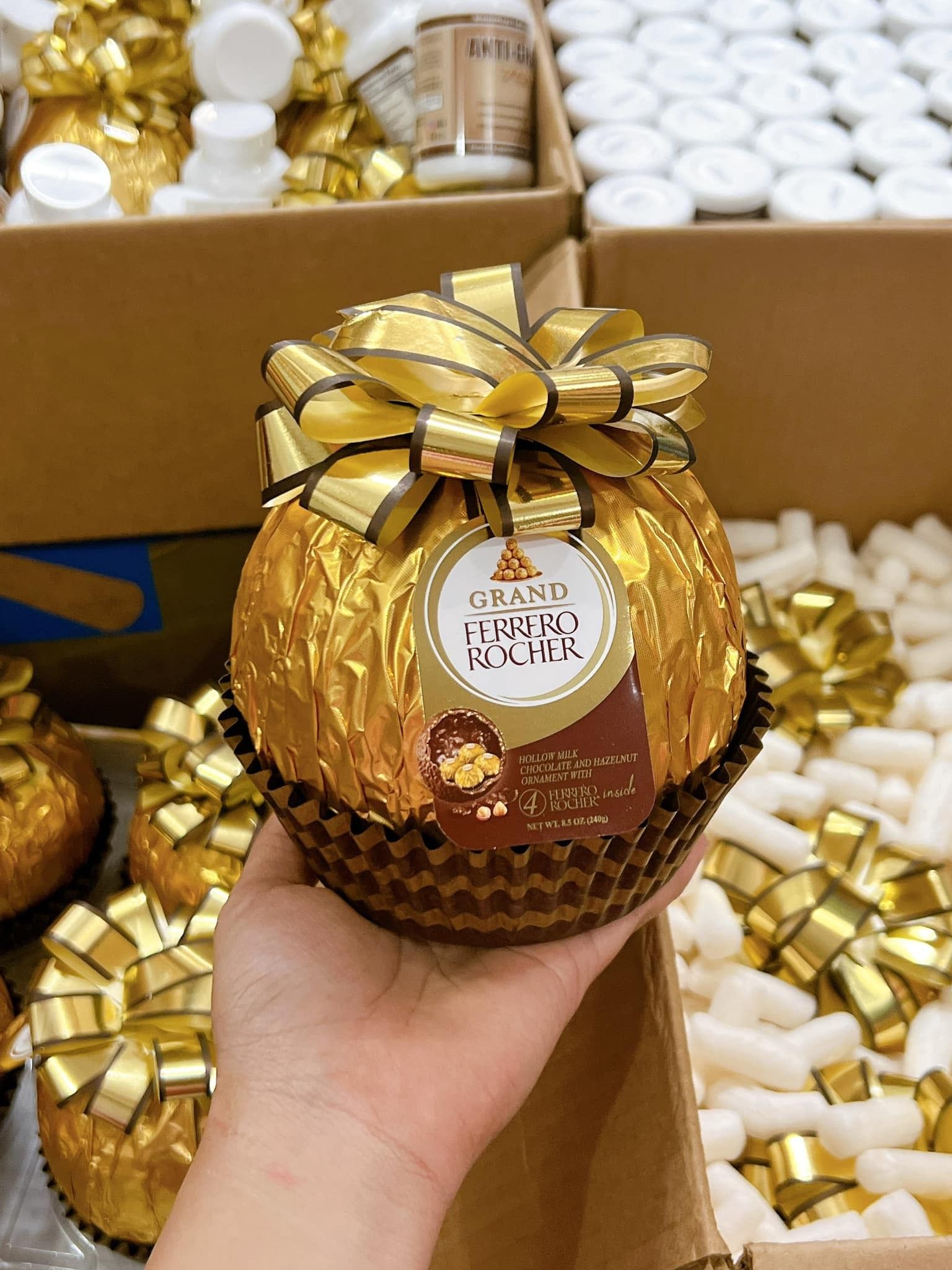Chocolate quả cầu Grand Ferrero Rocher - 240g – EDS - Thời Trang Eden