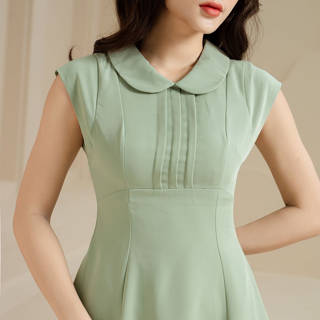 Đầm xòe cổ tròn tay ngắn xếp ly ngực thời trang Eden - D483