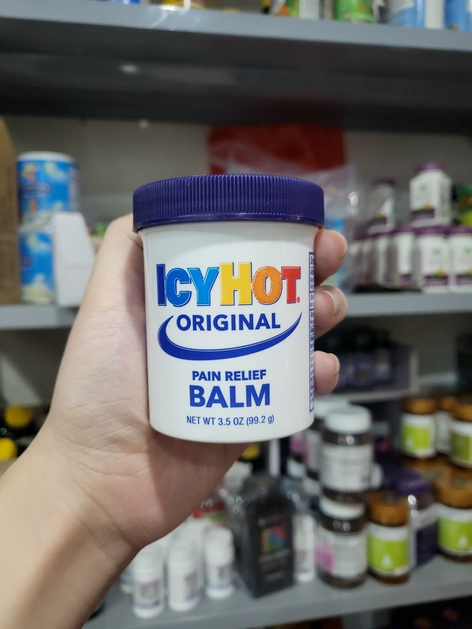 Dầu xoa bóp giảm đau nhức Icy Hot Balm Pain Relieving