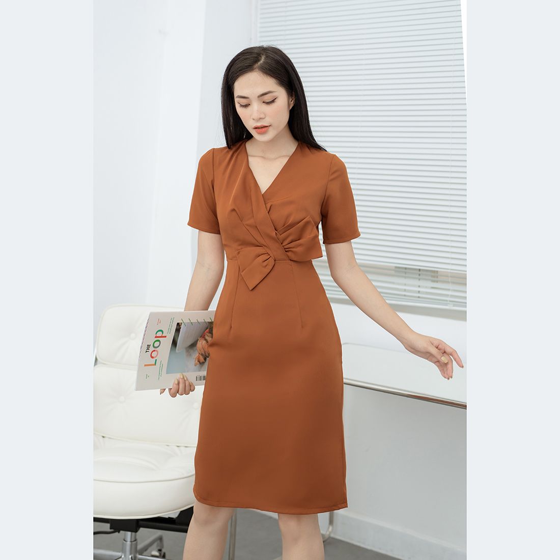 Đầm công sở và những mẹo vặt mặc đầm công sở dành cho phái nữ