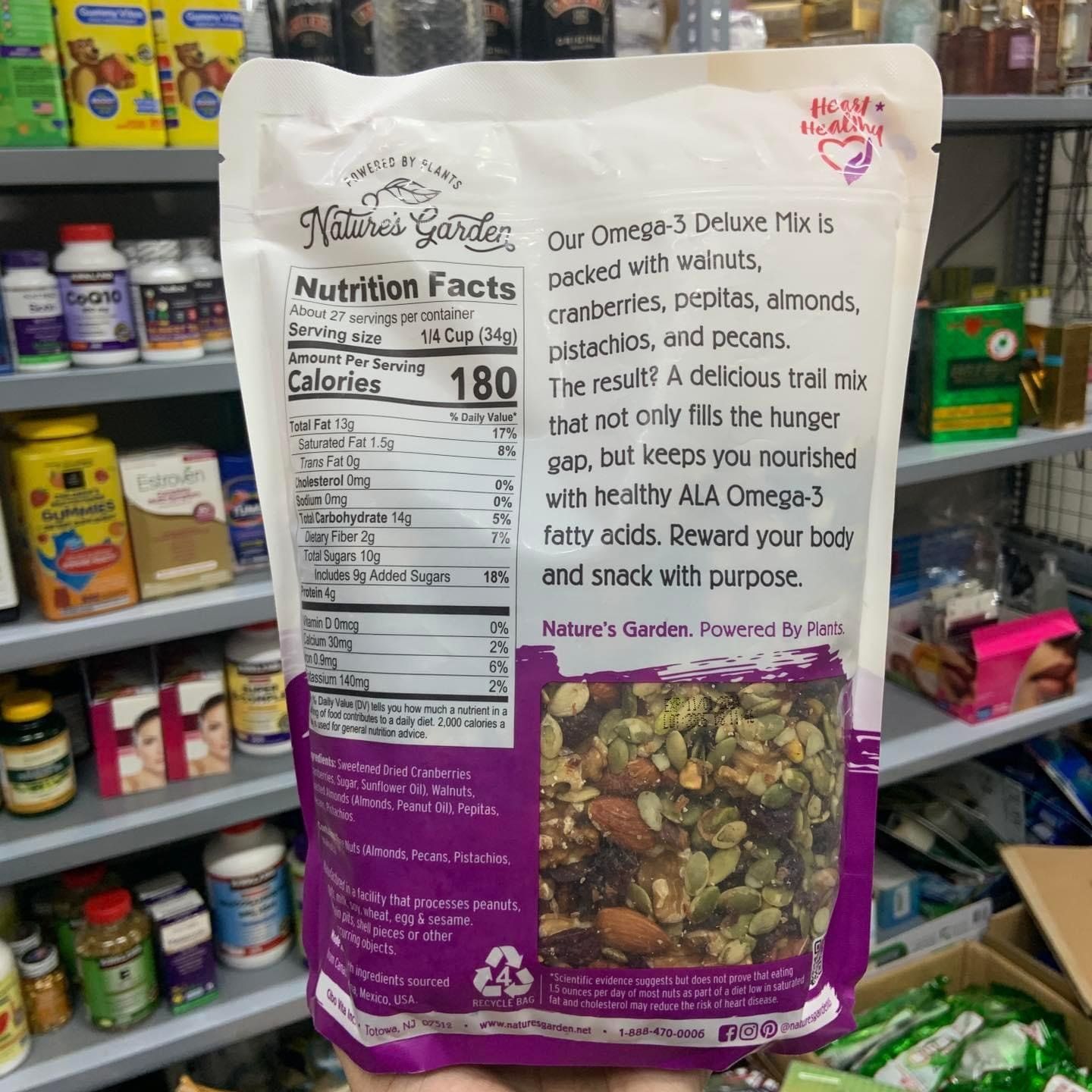 Hạt sấy khô tổng hợp Nature's Garden Omega - 3 Deluxe Mix