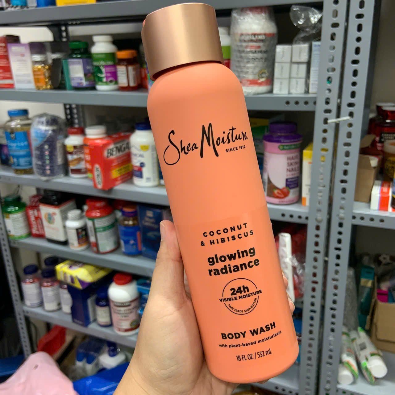 Sữa tắm dưỡng ẩm và làm trắng chiết xuất từ thiên nhiên Shea Moisture Coconut & Hibiscus Body Wash