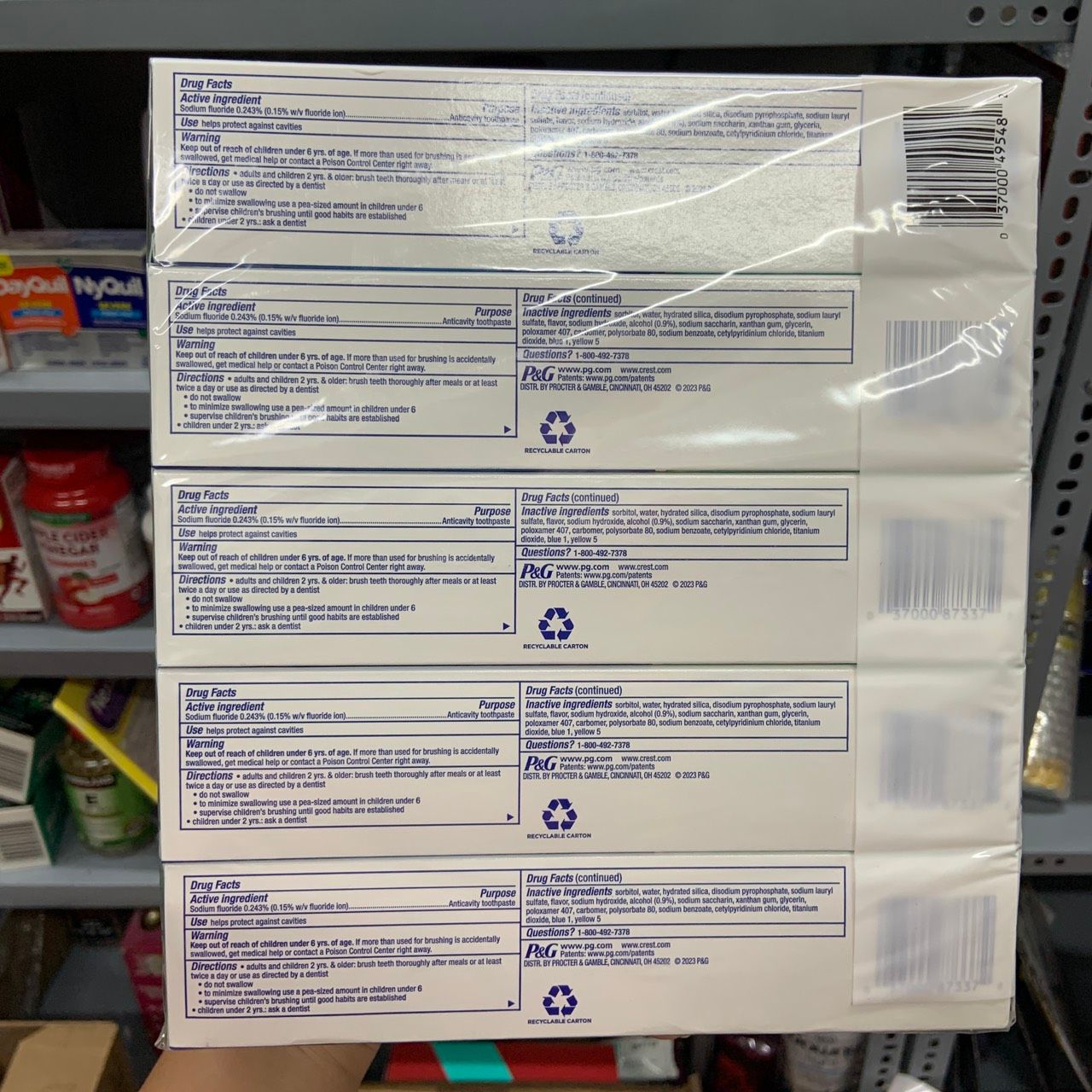 Kem đánh răng Crest Complete Plus Scope