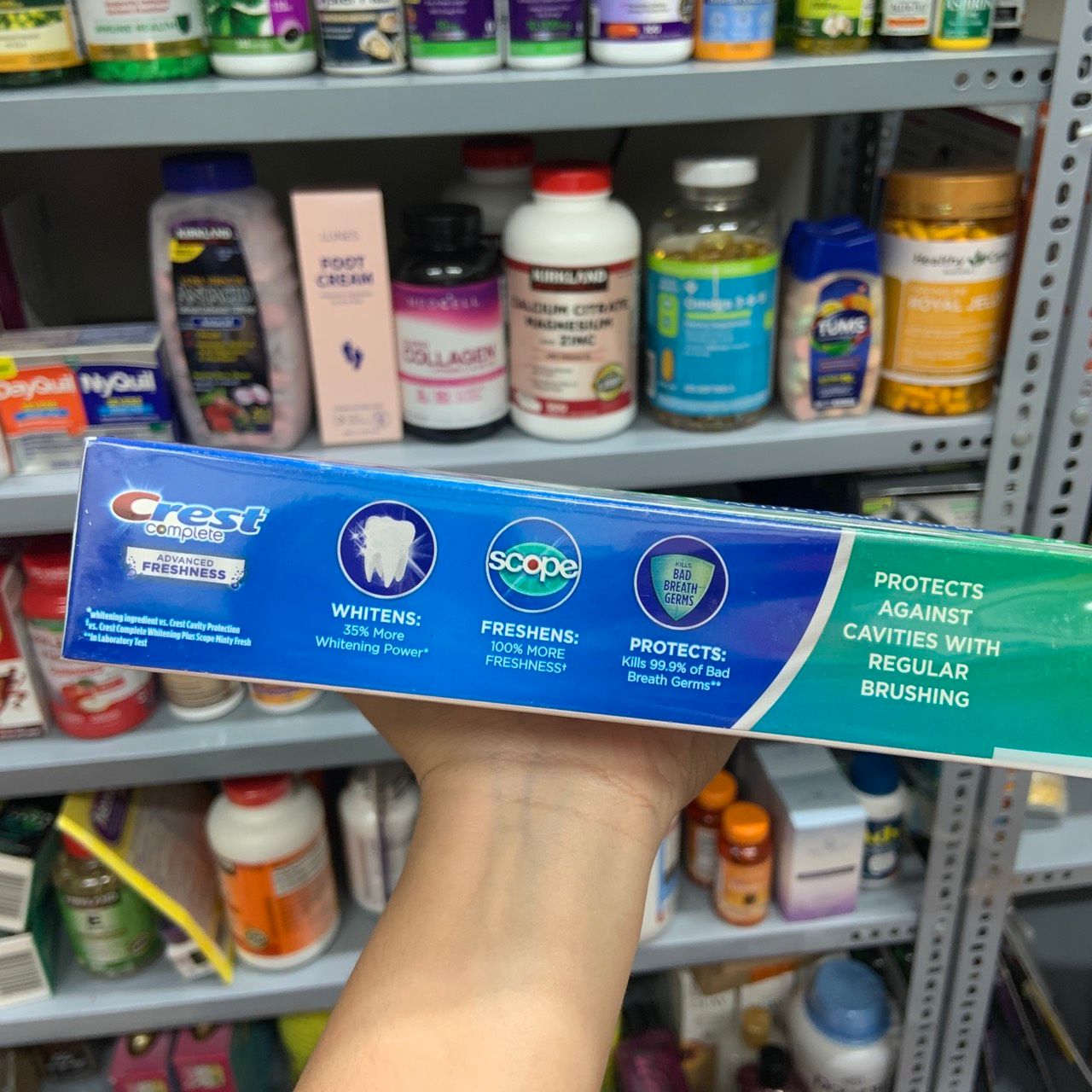 Kem đánh răng Crest Complete Plus Scope