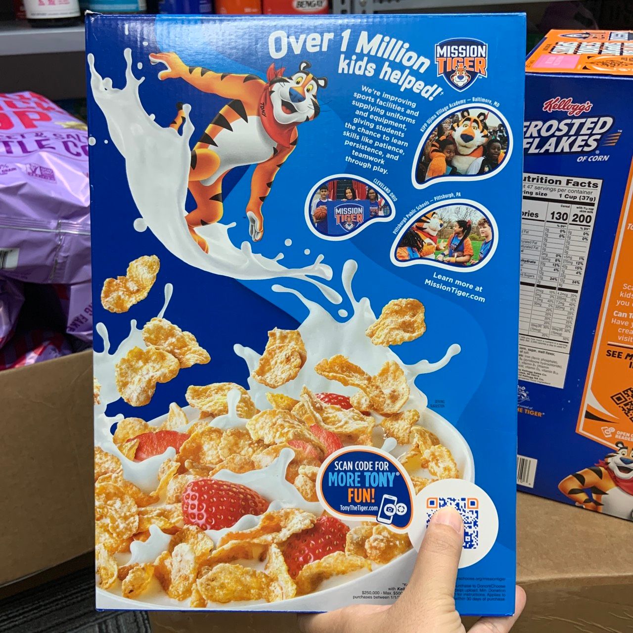 Ngũ cốc ăn sáng Kellogg’s Frosted Flakes