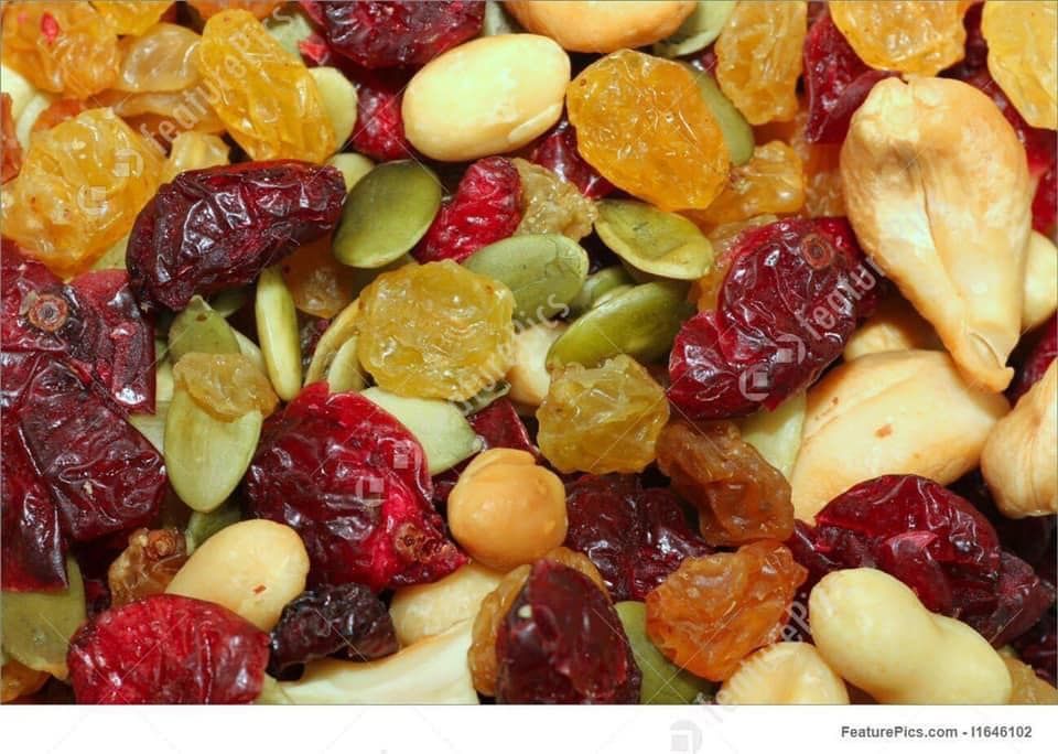 Hạt mix Tổng Hợp Hữu Cơ Nature's Garden Trail Mix Snack Packs - Multi Pack