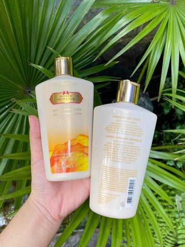  Sữa dưỡng thể Victoria’s Secret Amber Romanc  – 250ml 