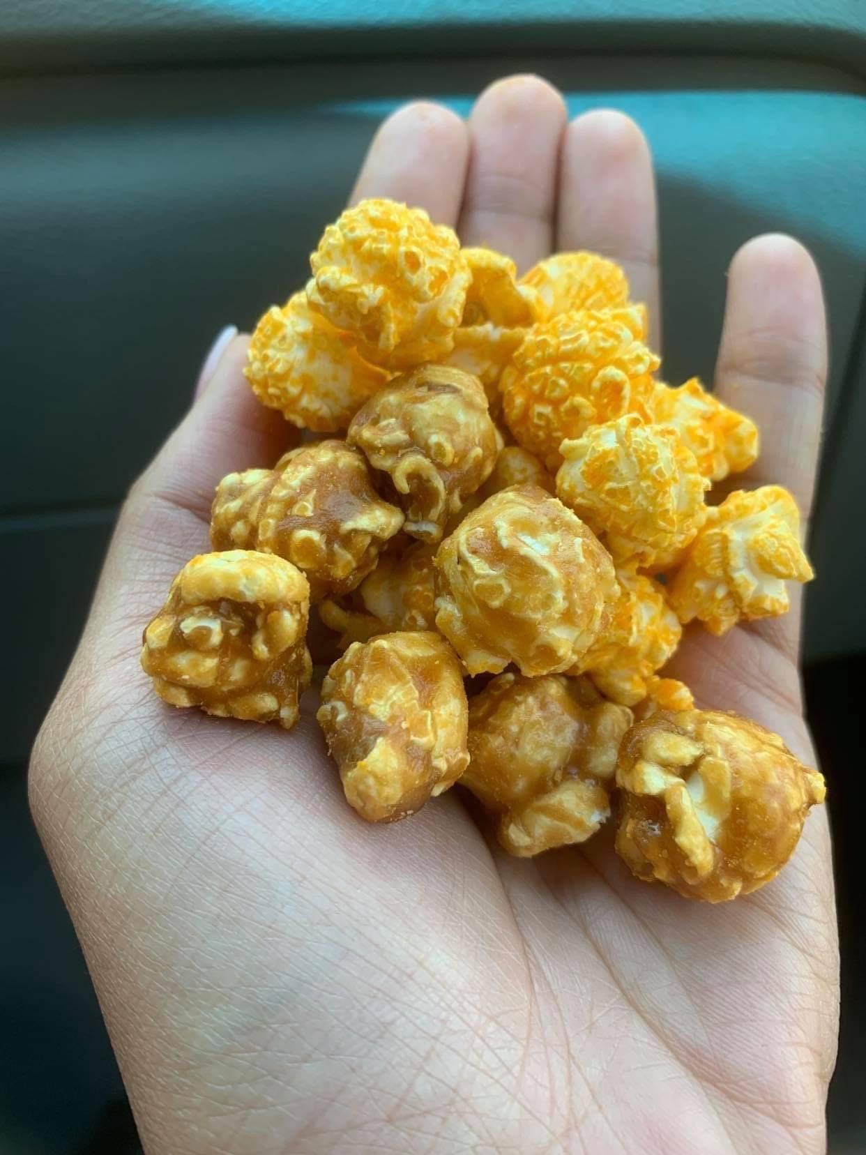 Bánh bắp Cretors mix 2 vị caramel và chees