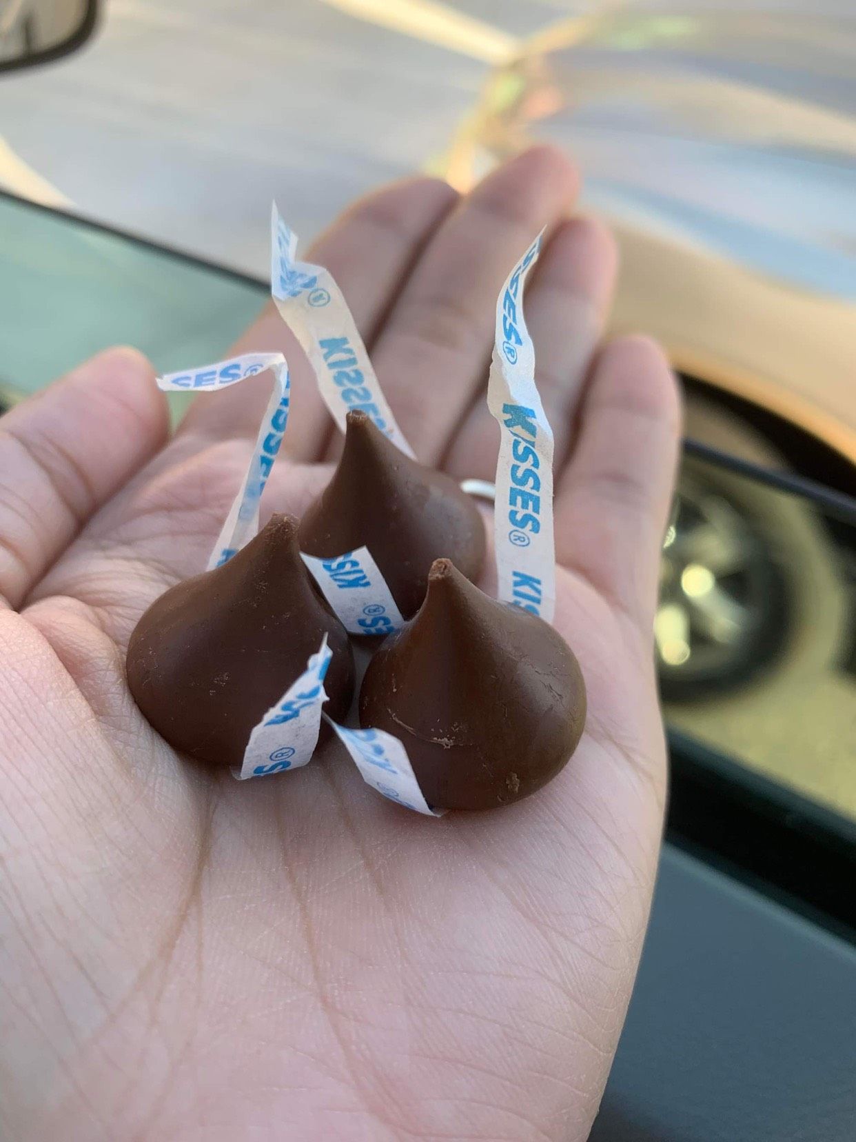 Chocolate sữa Hershey’s Kisses