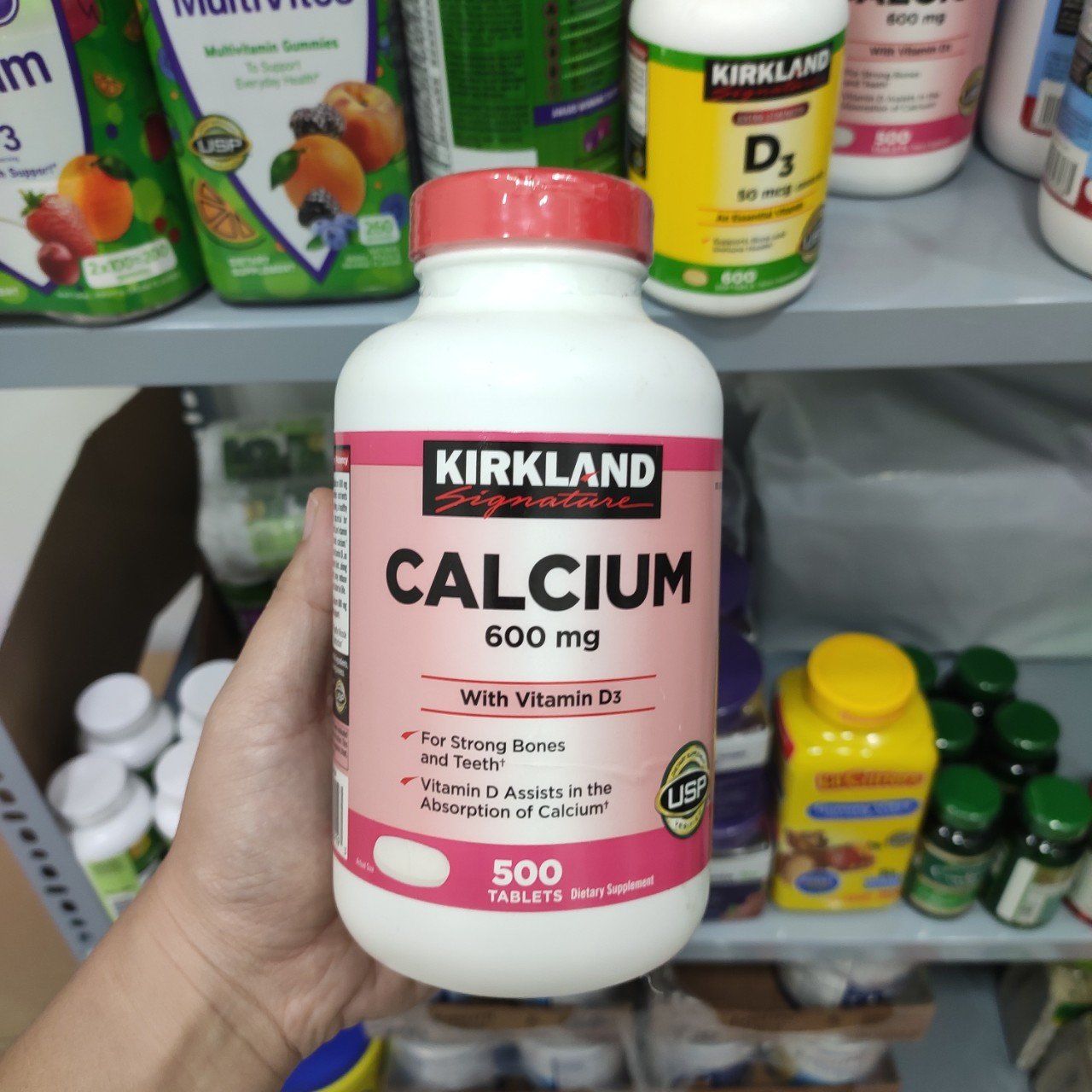 Viên uống bổ sung canxi Kirkland Signature Calcium 600mg + D3