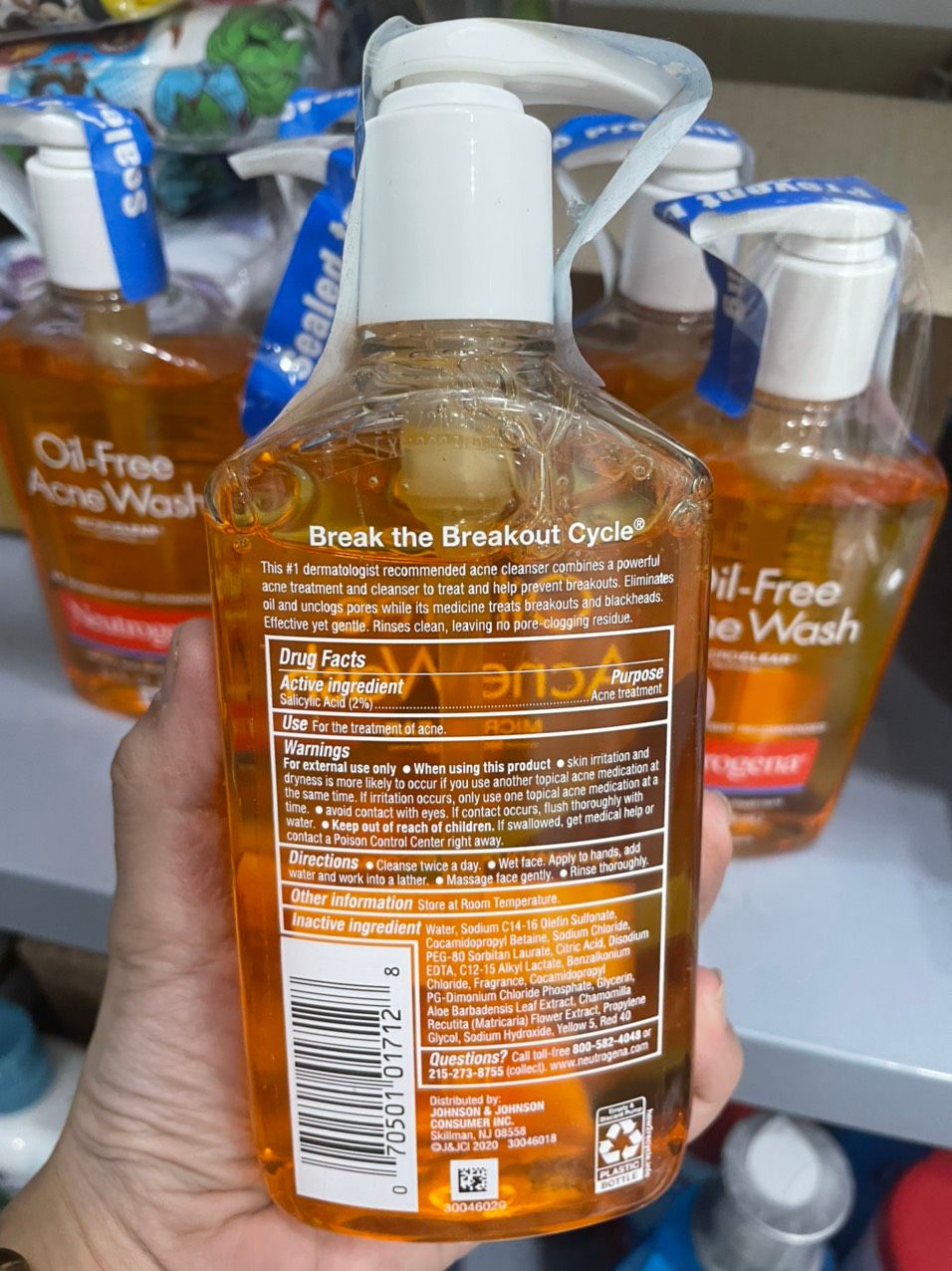 Sữa rửa mặt ngăn ngừa và giảm mụn Neutrogena Oil-Free Acne Wash