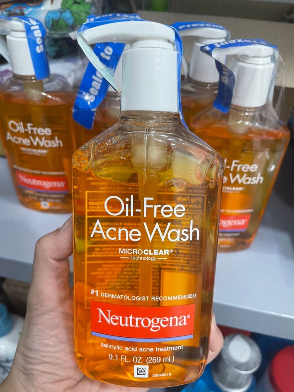Sữa rửa mặt ngăn ngừa và giảm mụn Neutrogena Oil-Free Acne Wash