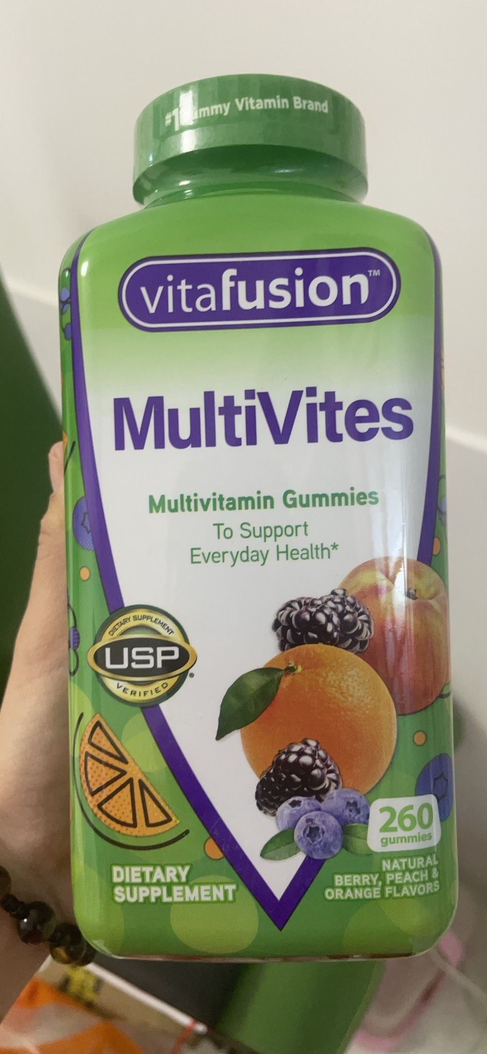 Kẹo dẻo bổ sung vitamin cho người lớn và trẻ em Vitafusion MultiVites Vitamin – 260 viên