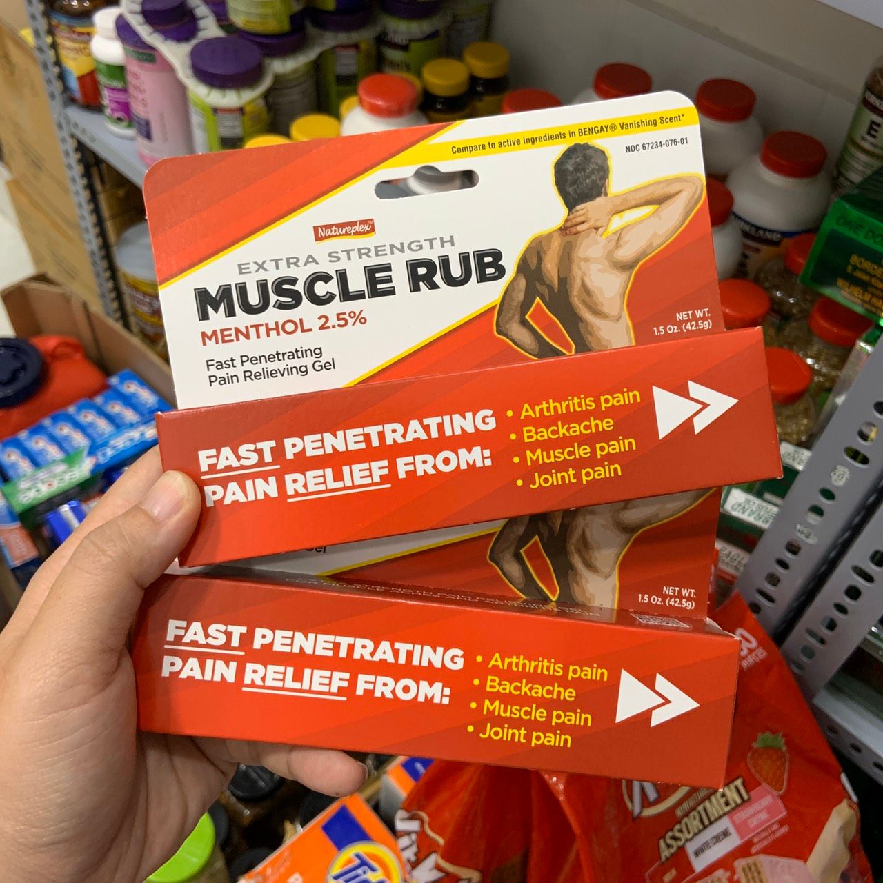 Kem xoa bóp giảm đau Extra Strength Muscle Rub