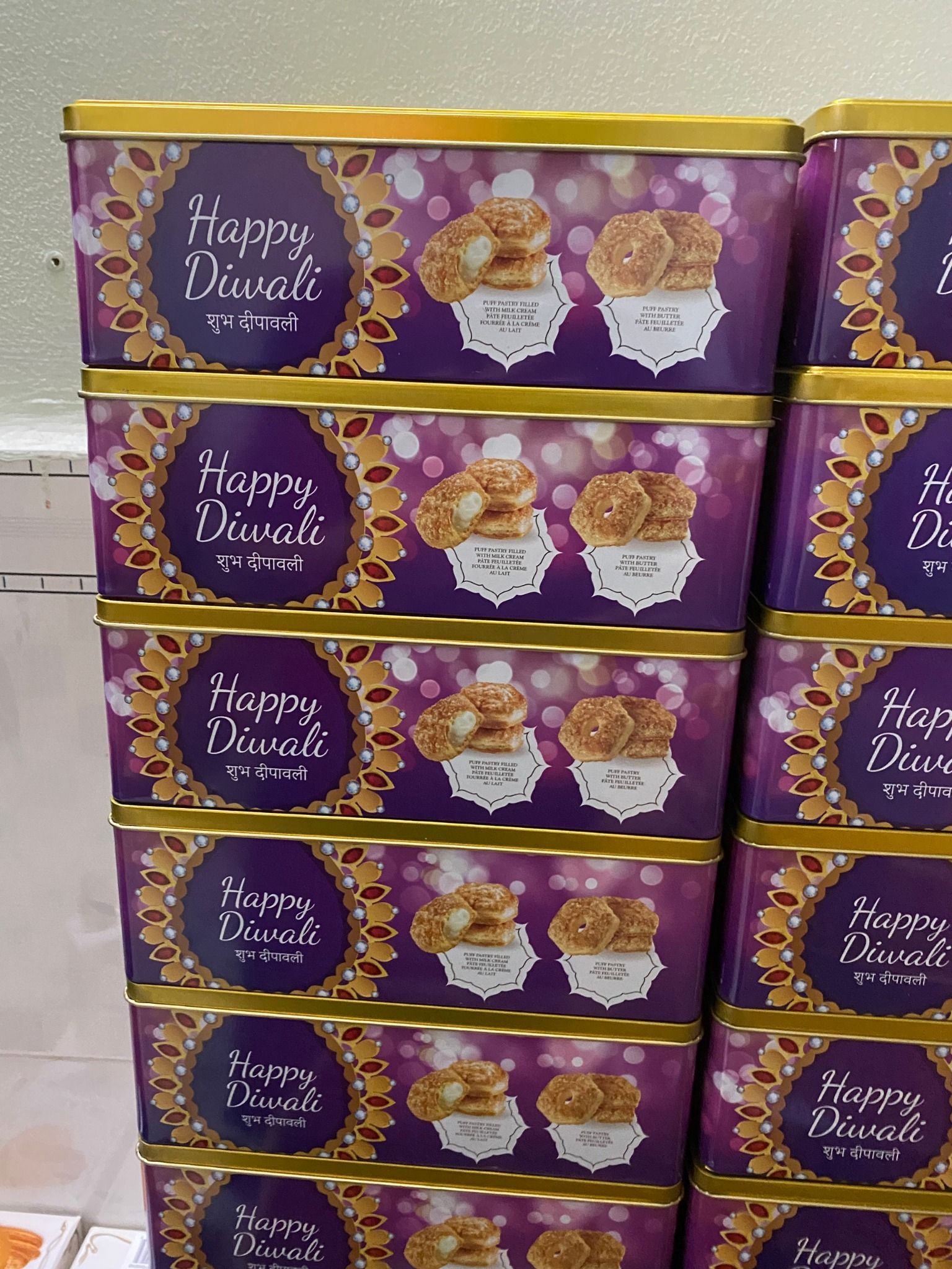Bánh quy Matilde Vicenzi  hộp thiếc của Ý