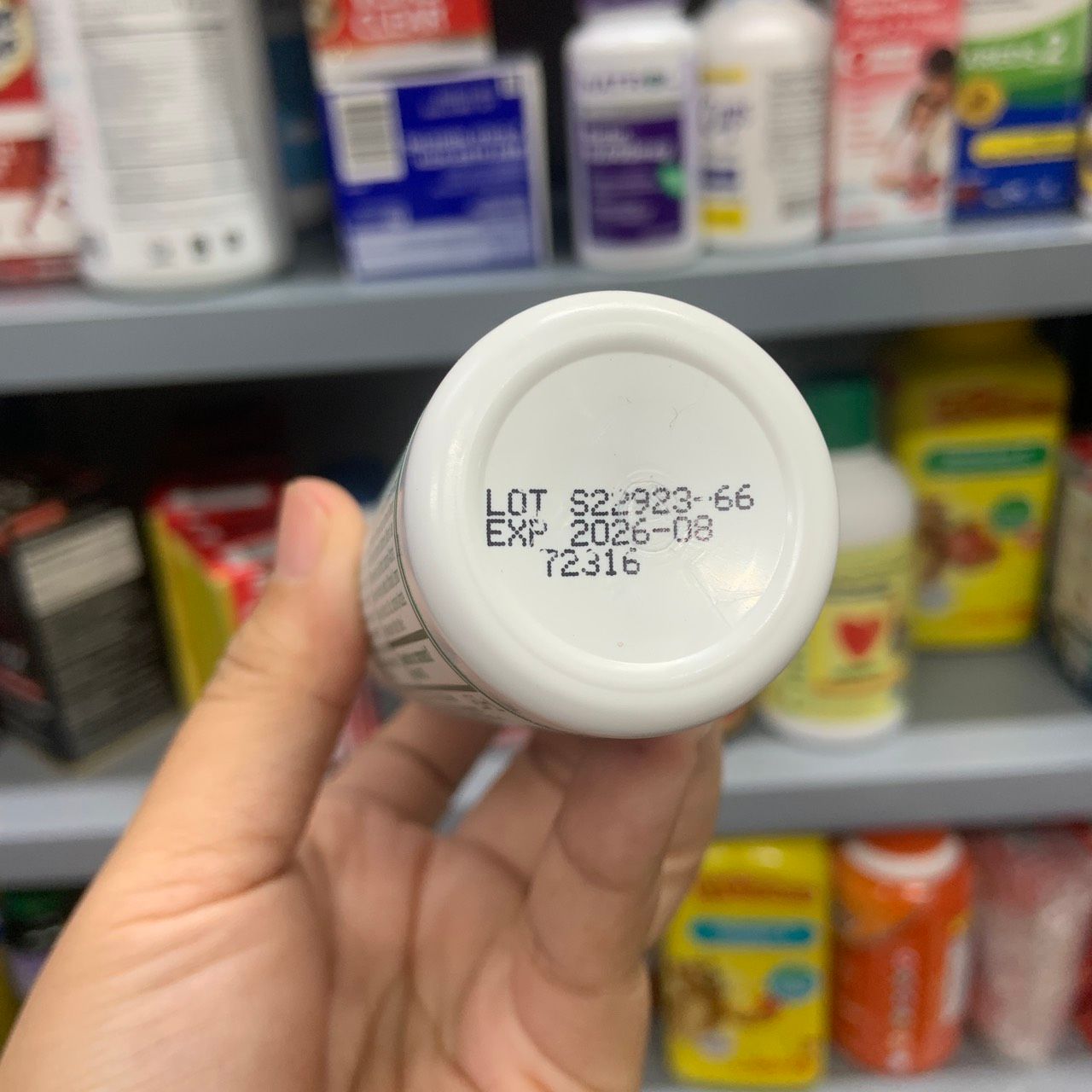 Lăn lạnh xoa bóp giảm đau nhức Biofreeze Cool The Pain