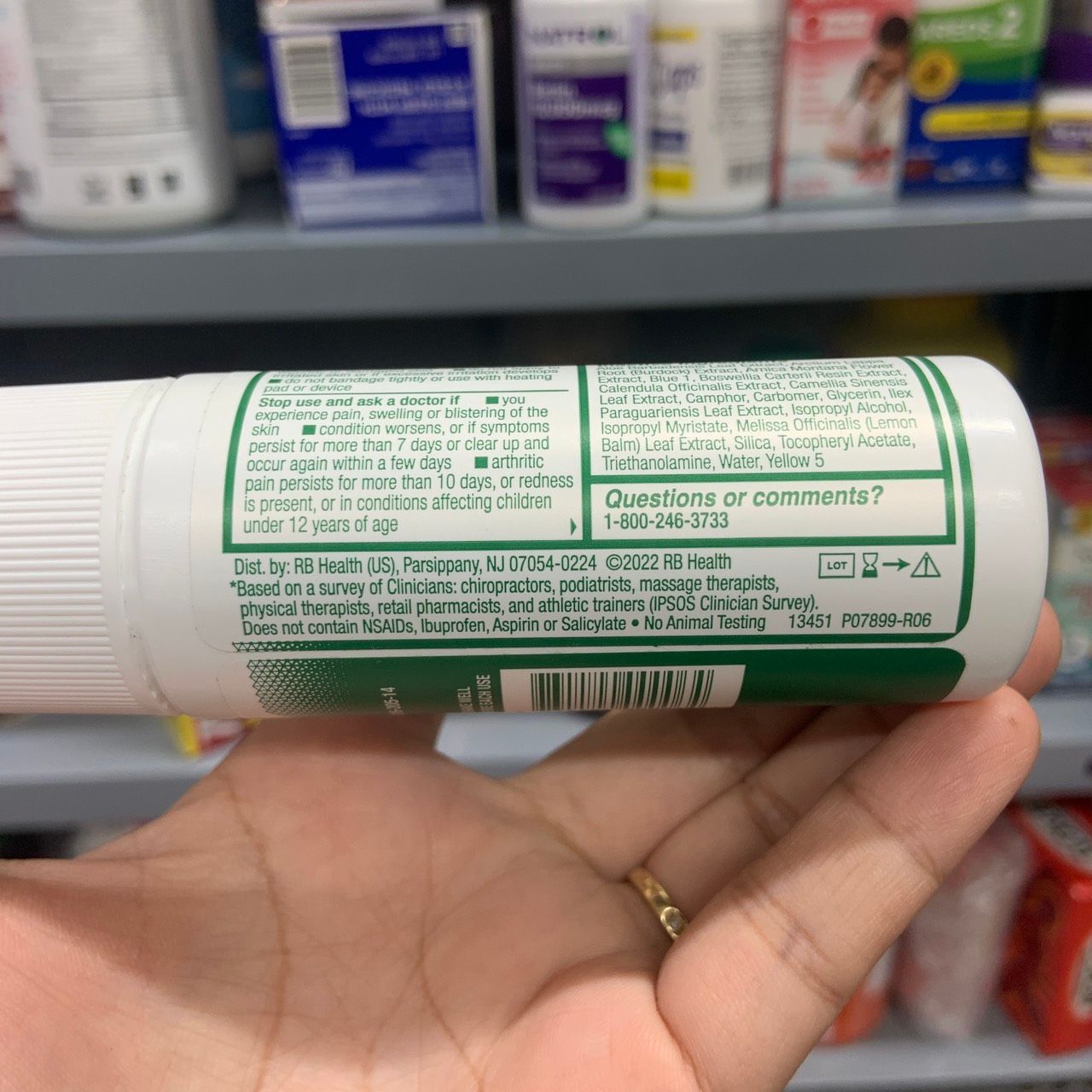 Lăn lạnh xoa bóp giảm đau nhức Biofreeze Cool The Pain