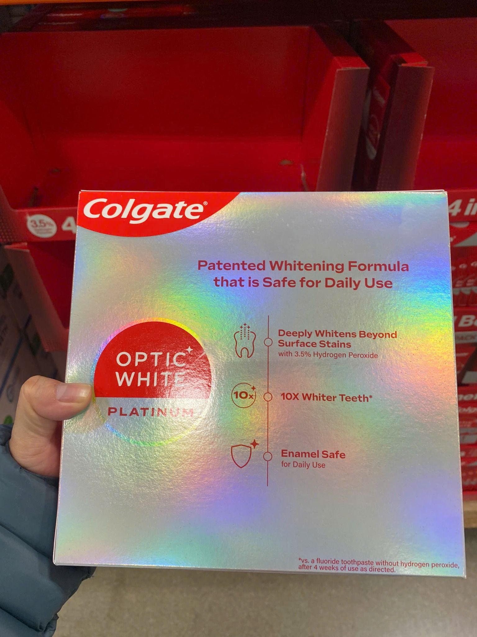 Kem đánh răng Colgate Optic White