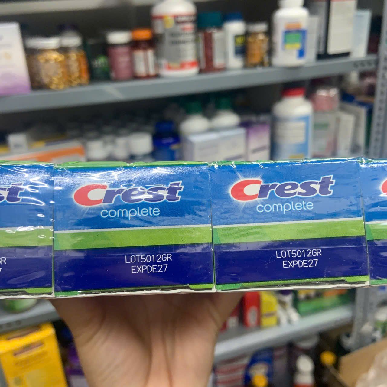 Kem đánh răng Crest Complete Plus Scope