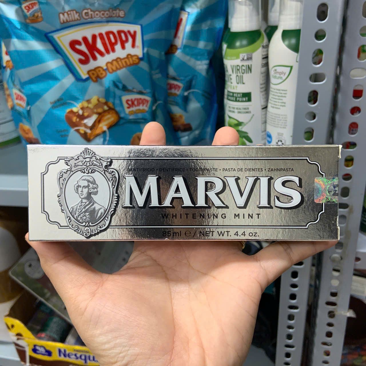 Kem đánh răng Marvis Whitening Mint