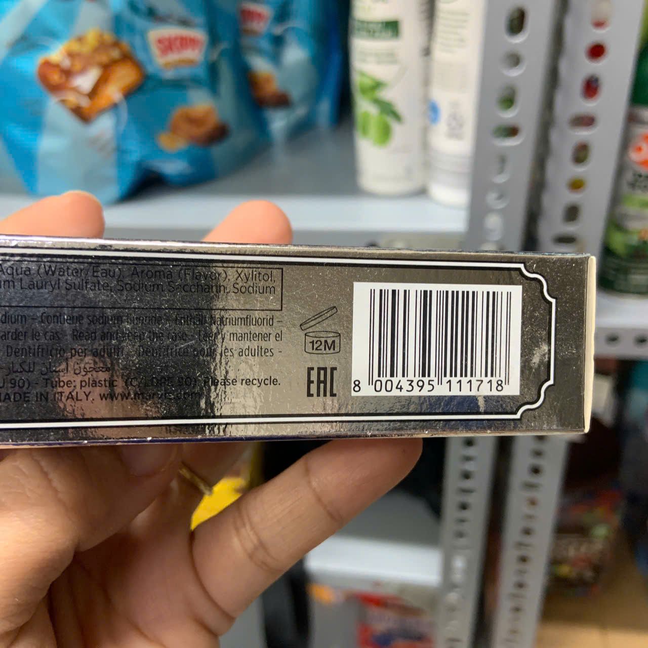 Kem đánh răng Marvis Whitening Mint