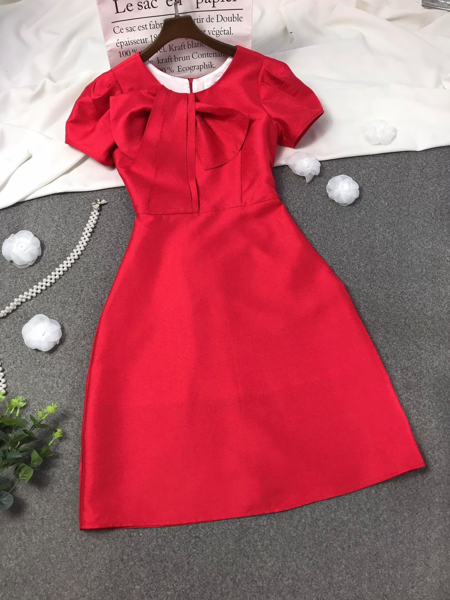 VELLE DESIGN chân váy Uri chất liệu vải tafta dày dặn  lên from dáng chuẩn