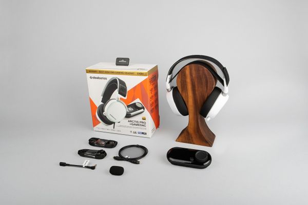 Tai Nghe Chơi Game Có Dây - Steelseries Arctis Pro RGB Game DAC| White Edition