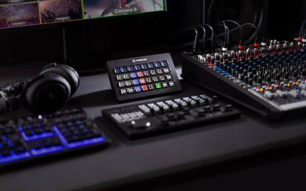Công Cụ Hỗ Trợ Stream - Elgato StreamDeck XL - 10GAT9901