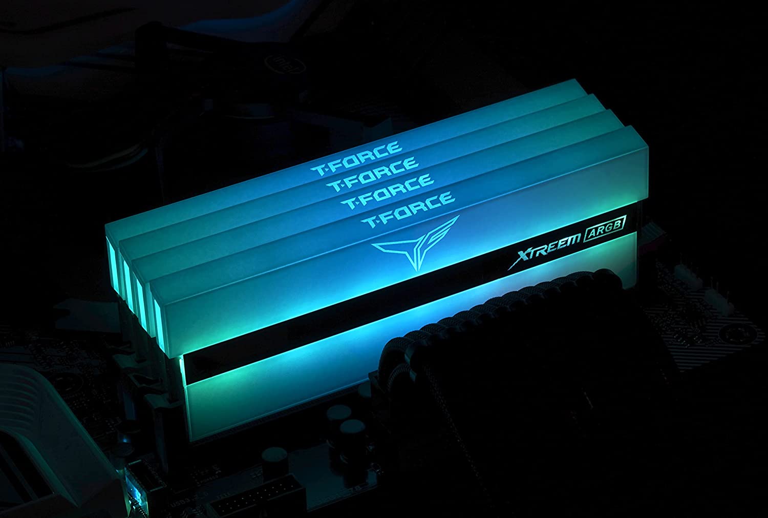 新品 T-FORCE WHITE DDR4 3600MHz 64GB(16x4) RAM TeamGroup T 新品 T-FORCE WHITE DDR4 3600MHz 64GB(16x4) RAM TeamGroup T