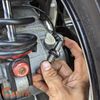 NẮP NHỚT CHỐNG MỞ YAMAHA XMAX 300.