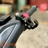 MÓC TREO ĐỒ VÀO CHÂN KÍNH CHIẾU HẬU