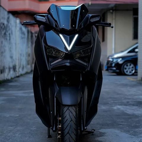  ĐÈN DEMI CHỮ V TRƯỚC ĐẦU ĐÈN - YAMAHA XMAX 300 