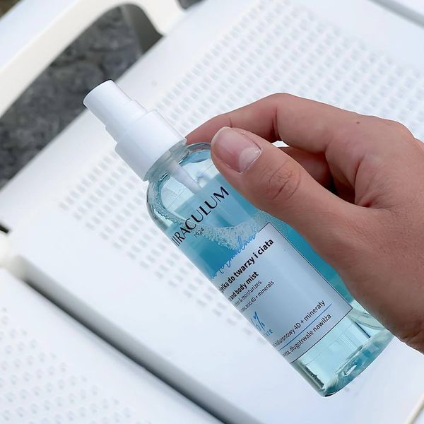 Nước cân bằng và làm dịu da Miraculum Thermal Water Face and Body Mist