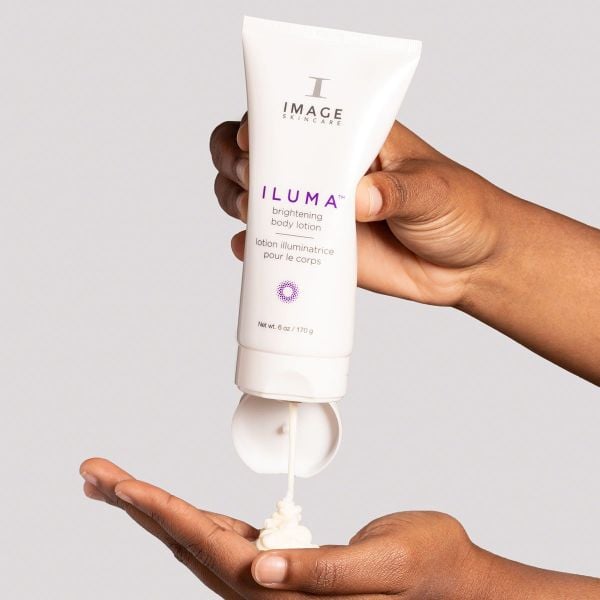 Lotion dưỡng sáng da toàn thân IMAGE Skincare ILUMA Intense Brightening Body Lotion làm mờ đốm nâu trên da
