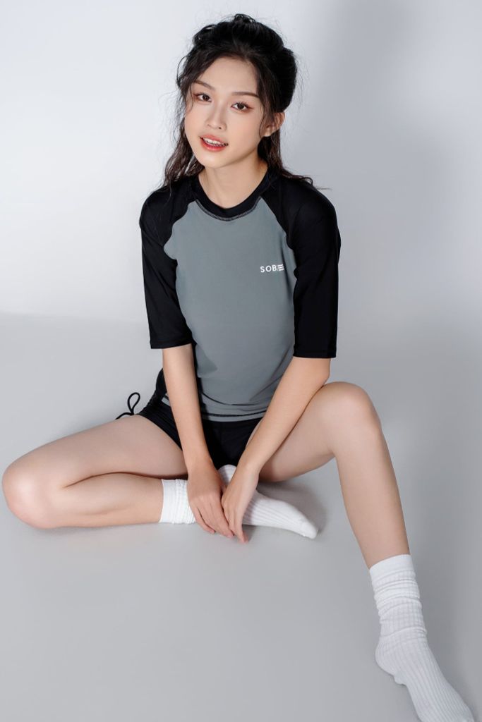 Celina Áo bơi nữ tay lửng — 4