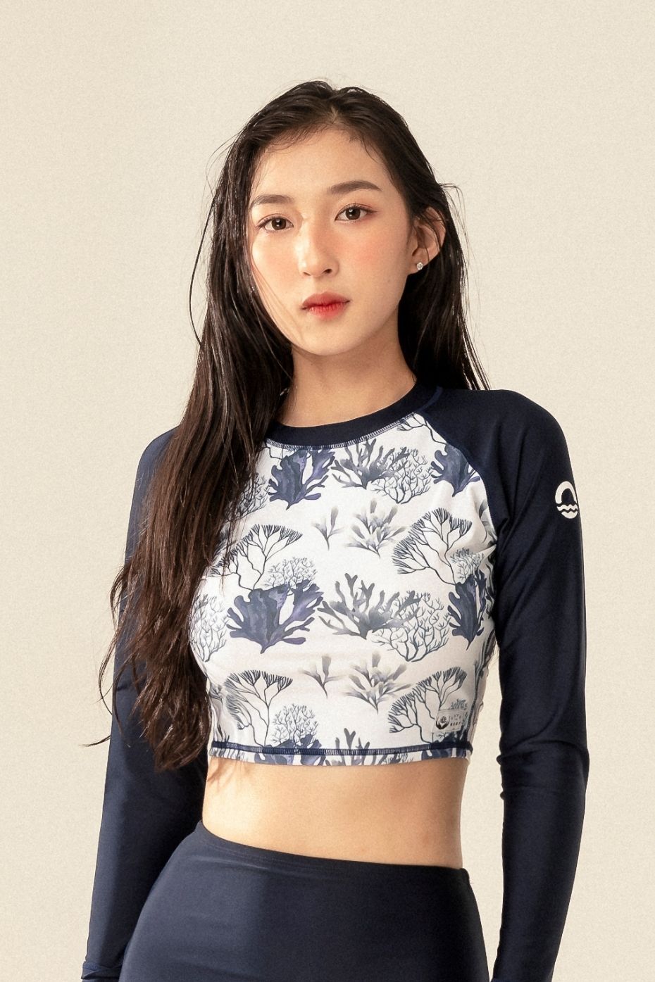  Áo Bơi Nữ Tay Dài Croptop Basic Coral 