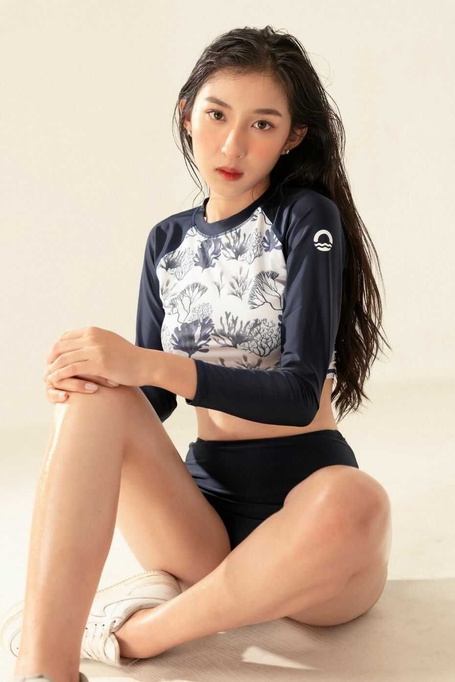  Áo Bơi Nữ Tay Dài Croptop Basic Coral 