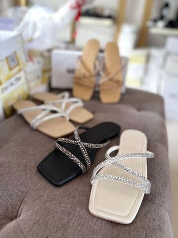 Dép Lê Nữ Đính Đá Dây Mảnh Big Size Nữ 35-43 Merly 1550 Trắng Ngà, Dép Da Cao Cấp, Dép Nữ Màu Trắng, Dép Đi Biển, Thương Hiệu Merly