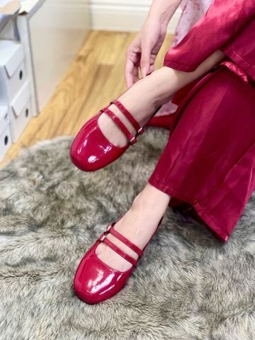 Giày Búp Bê Hai Quai Ngang Hạ Gót Êm Chân Merly 1593 Màu Đỏ Da Bóng, Giày Sục Nữ Mũi Vuông, Giày Đi Chơi, Dép Sục Nữ, Giày Tiểu Thư Lolita, Giày Bệt Nữ, Giày Sục Big Size, Giày Nữ Tết 2025