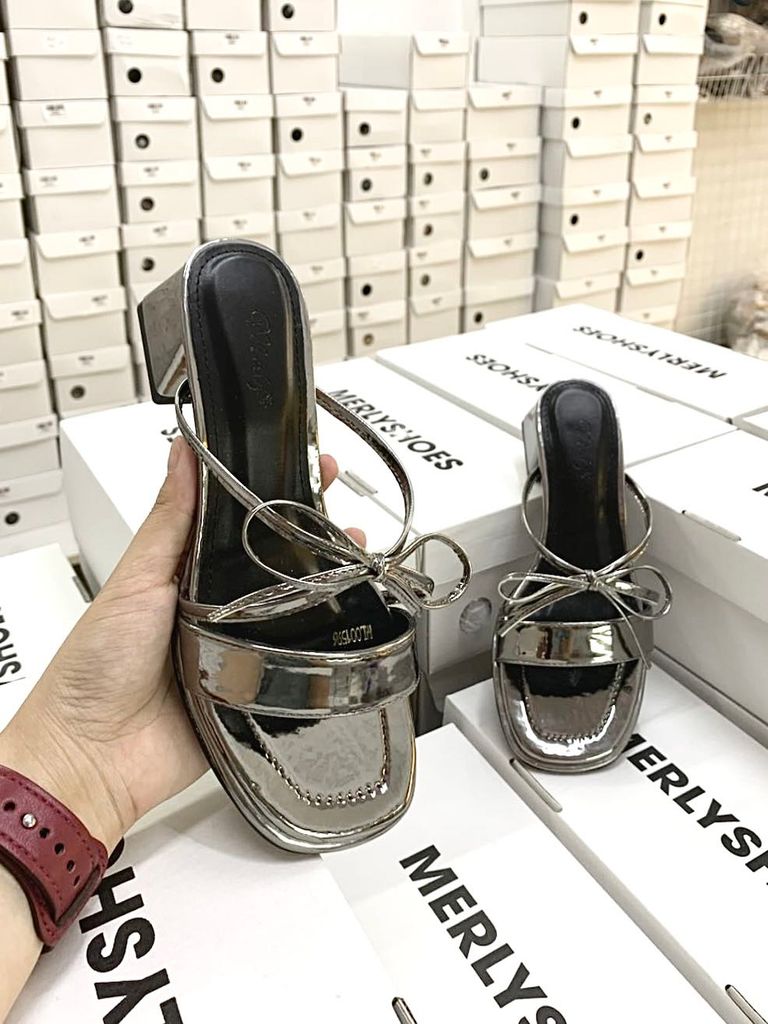 Guốc Nữ Quai Ngang Bản To Đế Vuông 3cm Màu Chì Bóng Nơ Dây Nhỏ Phong Cách Tiểu Thư, Dép Cao Gót, Guốc Nữ Big Size Merly 1596 Chì Metallic