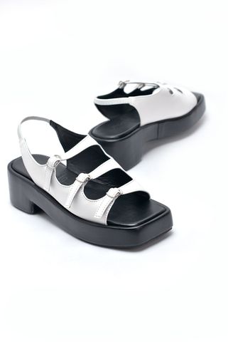 Giày Sandal Nữ Đế Cao 5cm Merly 1552 Trắng x Đen, Giày Big Size 35 - 43, Xăng Đan 3 Quai Ngang, Dép Xăng Đan Dây Che Khuyết Điểm Chân Chống Nắng, Giày Bánh Mì Nữ, Hậu Thun Tiện Dụng Thích Hợp Đi Du Lịch