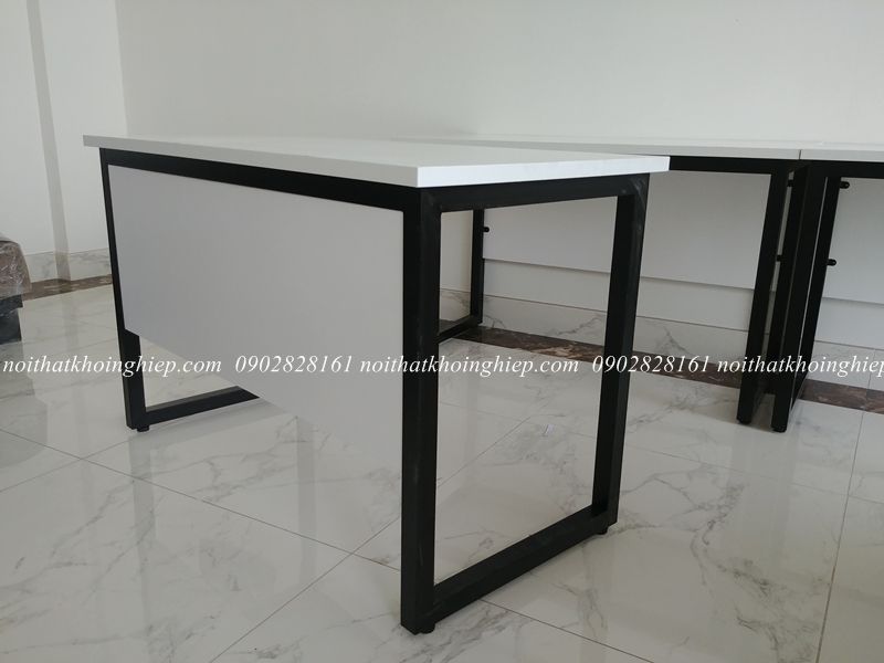 Bàn chân sắt 1m2 giá rẻ S4H1206