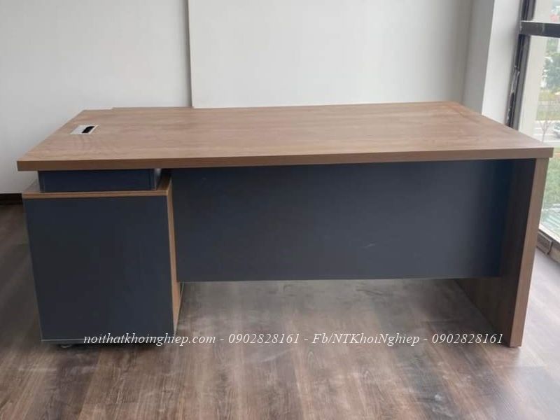 Bàn giám đốc đẹp BGD123