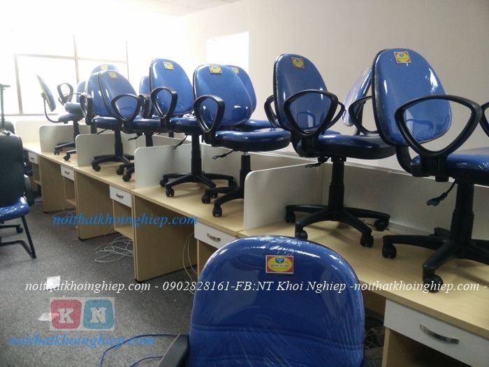 Vách ngăn bàn làm việc gỗ